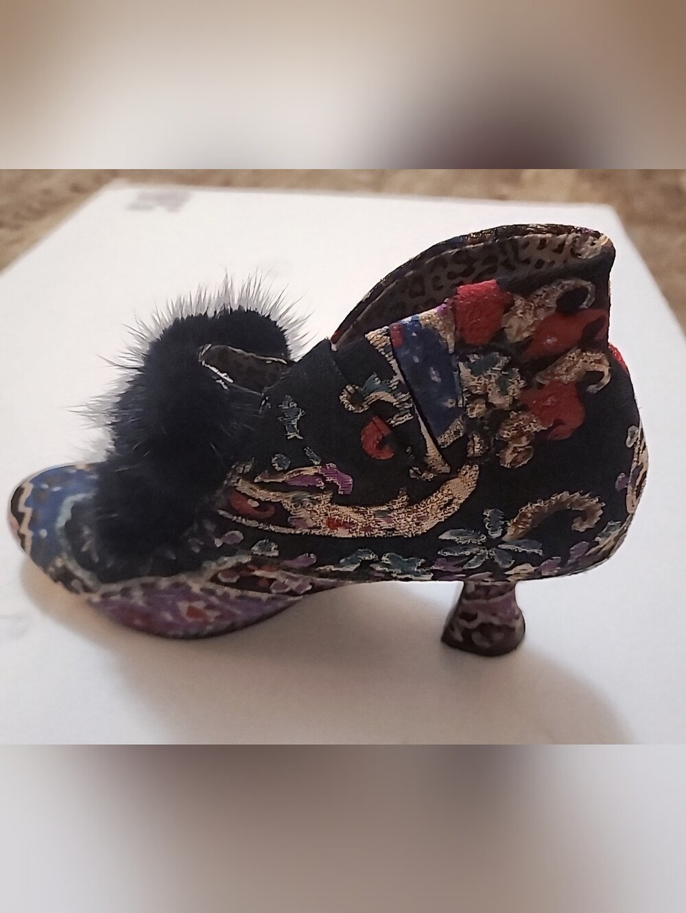 Baci Victorian Baroque Paisley Tapastry Heeled Ankle Bootie Size 7 1/2 Mink Trim